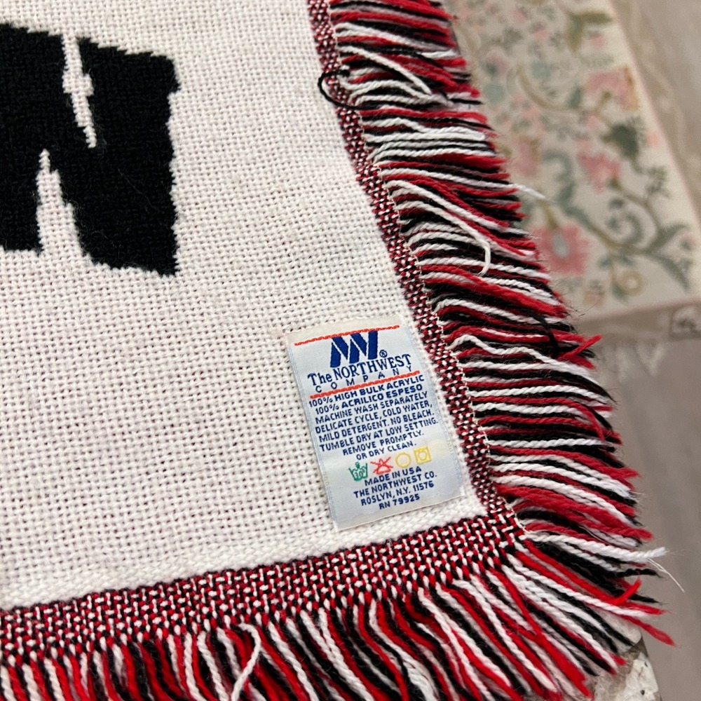 Vintage 1990s University of Wisconsin Badgers Woven Tapestry Throw Blanket 46x60 - Picture 6 of 6